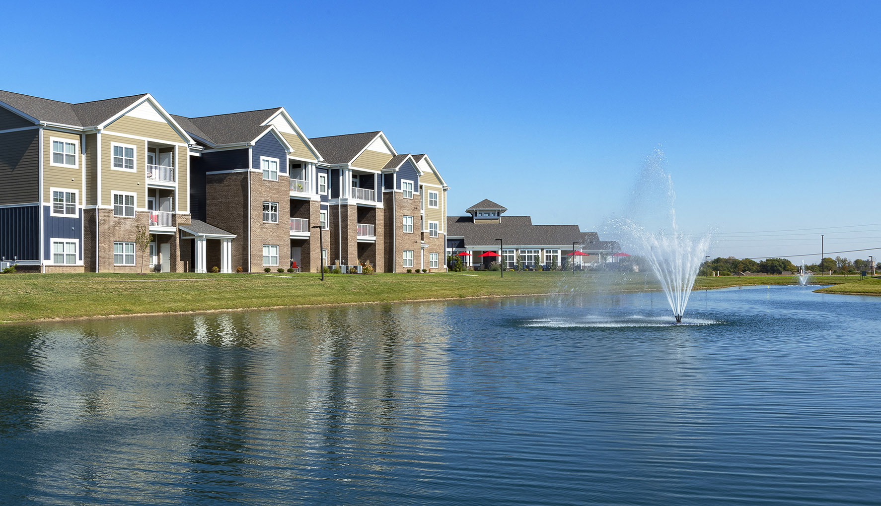 Apartments in Shiloh, IL Thirteen01 at Hartman Lakes